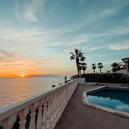 Julia, First Line, 3 Bedrooms, Stunning Ocean View, Pool In Villa *