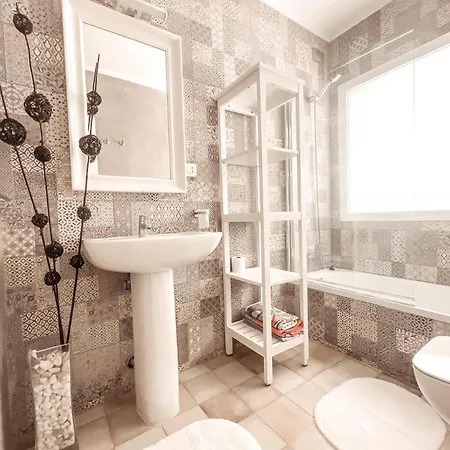 Villa Julia, First Line, 3 Bedrooms, Stunning Ocean View, Pool In