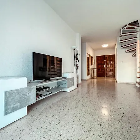 Villa Julia, First Line, 3 Bedrooms, Stunning Ocean View, Pool In *