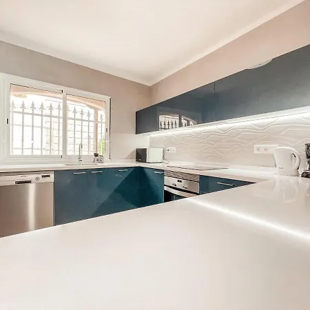 Julia, First Line, 3 Bedrooms, Stunning Ocean View, Pool In Villa