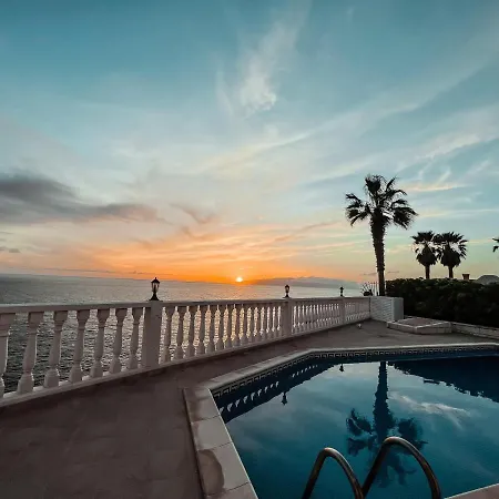 Julia, First Line, 3 Bedrooms, Stunning Ocean View, Pool In Villa *