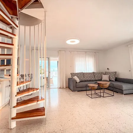 Julia, First Line, 3 Bedrooms, Stunning Ocean View, Pool In Villa